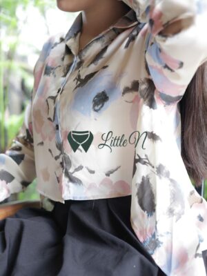 ÁO SƠ MI CROPTOP TAY DÀI, VẠT SAU PHÓNG KHOÁNG, HOẠ TIẾT HOA