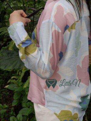 Alternative view of ÁO SƠ MI PHỐI MÀU HỒNG RUỐC VÀ HOẠ TIẾT, TAY DÀI, CỔ HOA VĂN, VẠT SAU DÀI HƠN VẠT TRƯỚC