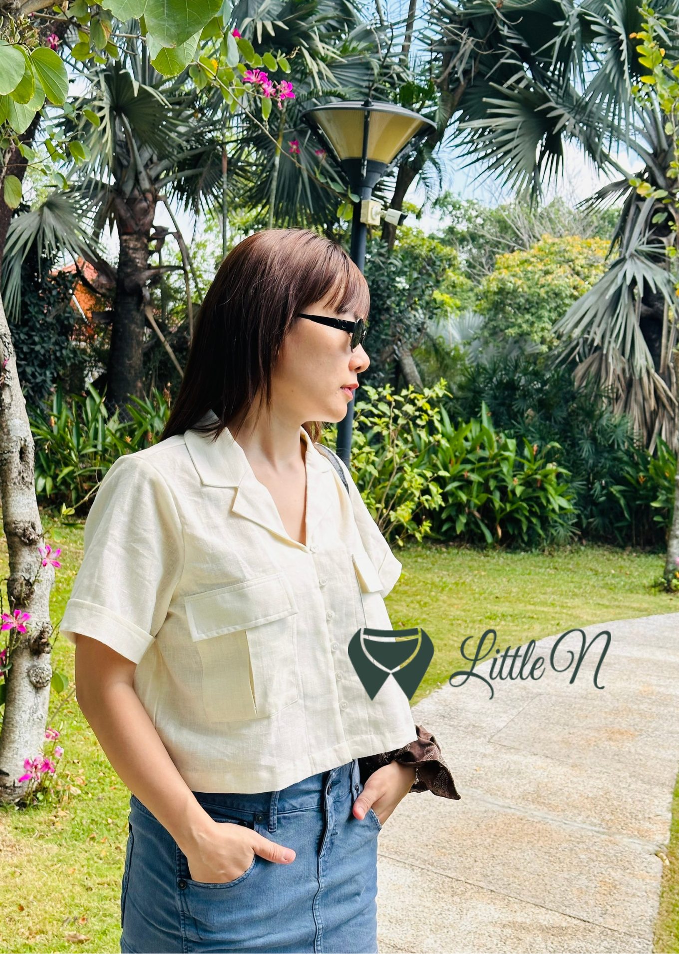 ÁO SƠ MI CROPTOP, TAY NGẮN, PHỐI HAI TÚI HAI BÊN CÓ NẮP, MÀU KEM - Ảnh 3